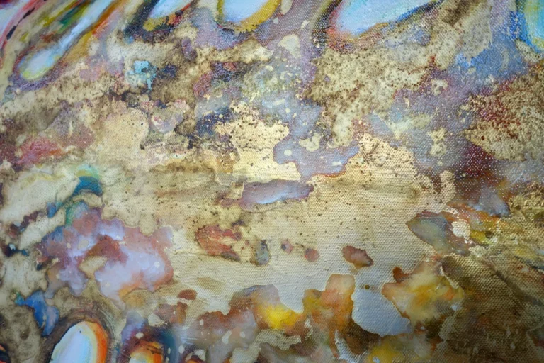„Das Hören in die Welt“ - Ölfarbe auf Leinwand, irisierende Goldfarbe, Schellack, Walnuss-Sud, Glitter, 100 x 120 cm, 2024