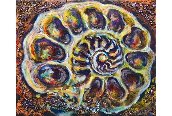AMMONIT (VIOLETT_GELB) - Original-Ölbild 50 x 60 cm, 2023, Ölfarbe, Walnuss-Sud, zerkleinerte Walnuss-Schalen geklebt mit Gummiarabicum, Schellack, irisierende Acrylfarben, Glitter auf Leinwand